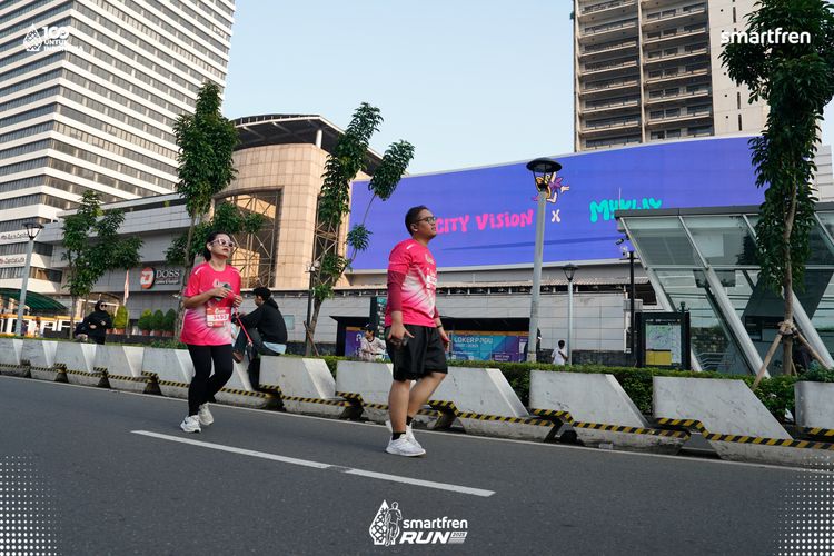 Race photo from Smartfren Run 2025 