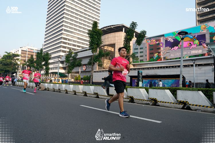 Race photo from Smartfren Run 2025 
