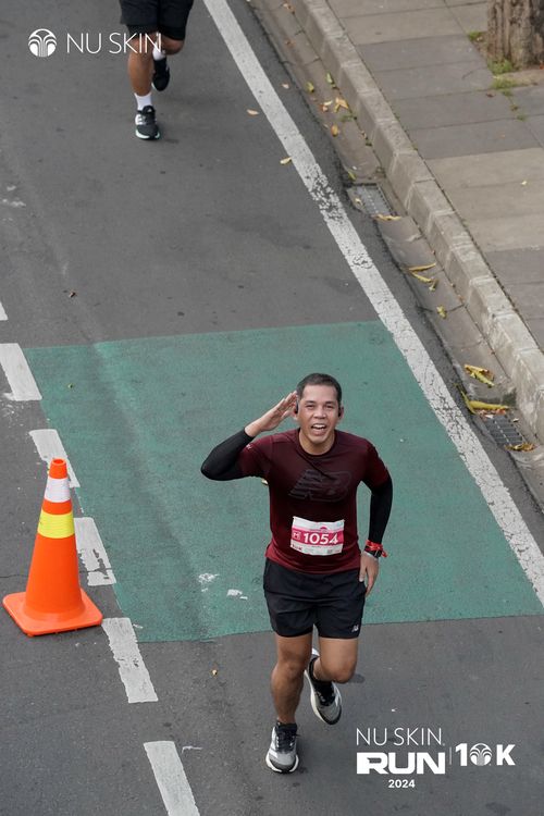 Race photo from Nu Skin Run 10K