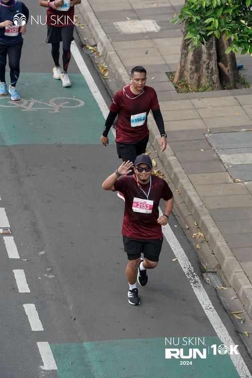 Race photo from Nu Skin Run 10K