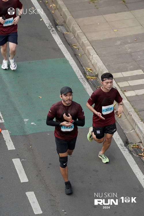 Race photo from Nu Skin Run 10K