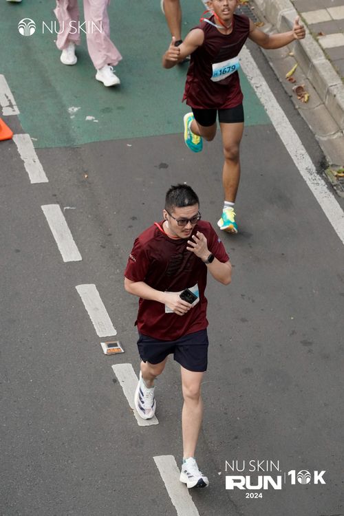 Race photo from Nu Skin Run 10K