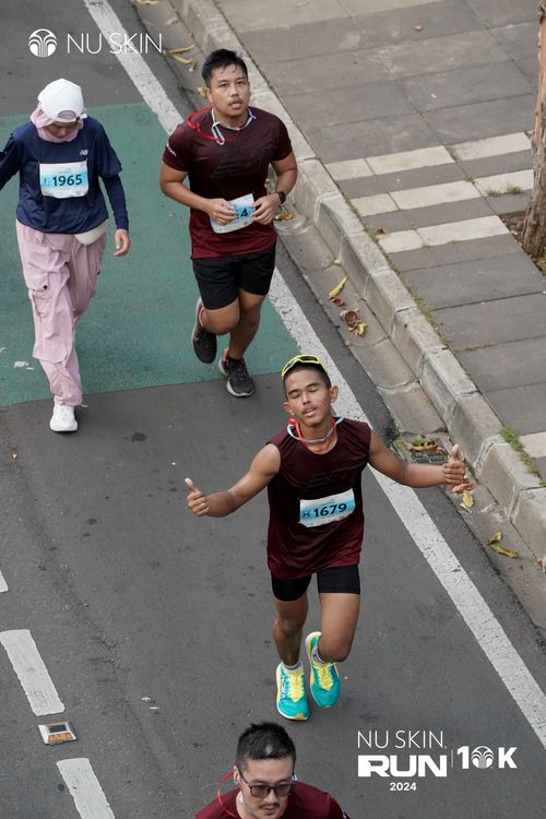 Race photo from Nu Skin Run 10K