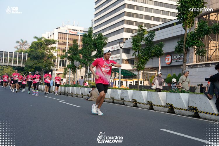Race photo from Smartfren Run 2025 
