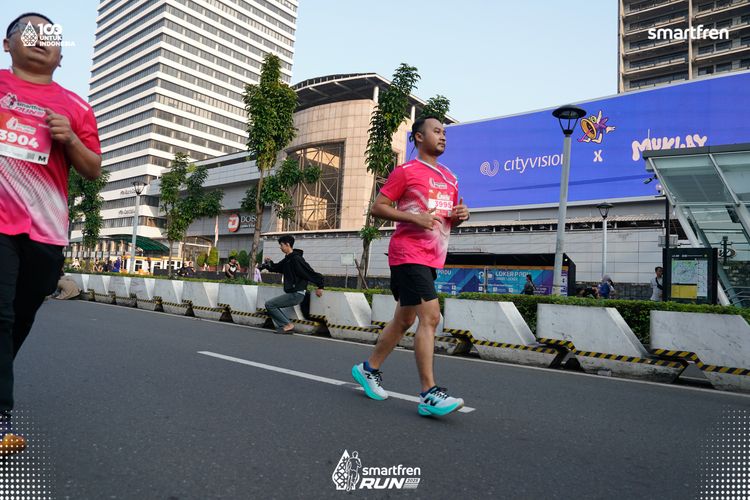Race photo from Smartfren Run 2025 