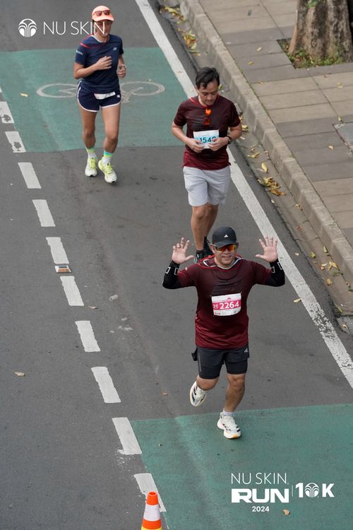 Race photo from Nu Skin Run 10K
