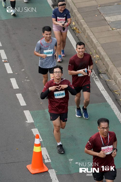 Race photo from Nu Skin Run 10K