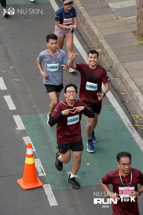 Race photo from Nu Skin Run 10K