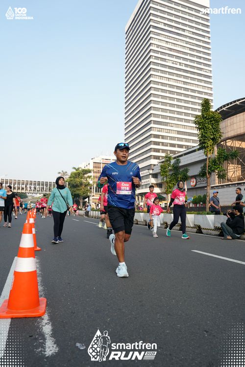 Race photo from Smartfren Run 2025 