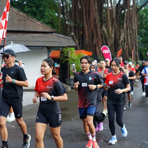 Race photo from FIRST SUNDAY RUN