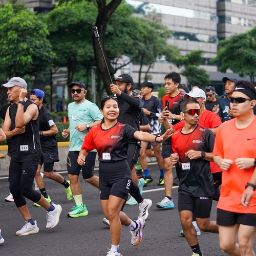 Race photo from FIRST SUNDAY RUN