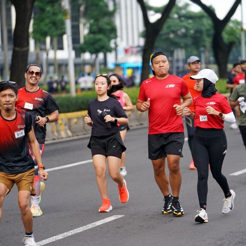 Race photo from FIRST SUNDAY RUN