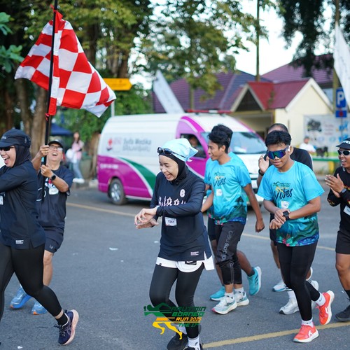 Race photo from VIBES AND STRENGTH CAMP ABR 2025