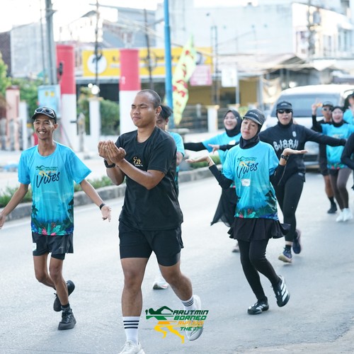 Race photo from VIBES AND STRENGTH CAMP ABR 2025