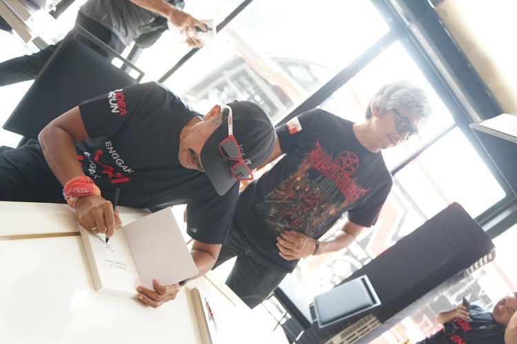 Race photo from Soft Launching Buku "Enggak Lari, Enggak Keren" & IdeaRun