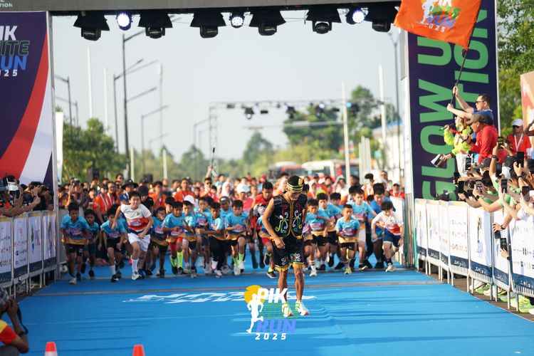 Race photo from PIK NITE RUN 2025