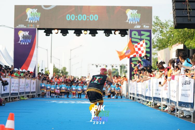 Race photo from PIK NITE RUN 2025