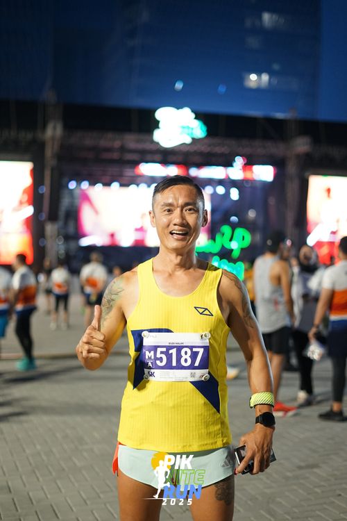 Race photo from PIK NITE RUN 2025