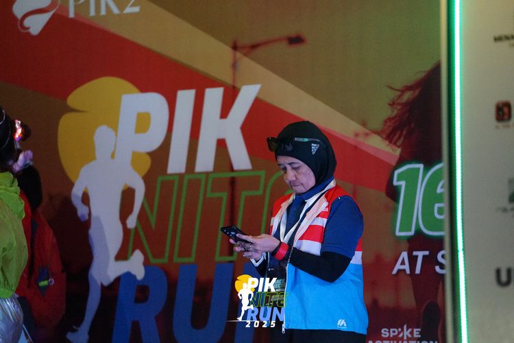 Race photo from PIK NITE RUN 2025