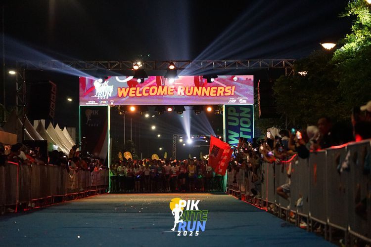 Race photo from PIK NITE RUN 2025