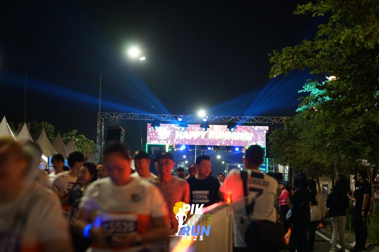 Race photo from PIK NITE RUN 2025