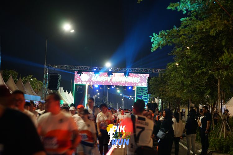 Race photo from PIK NITE RUN 2025