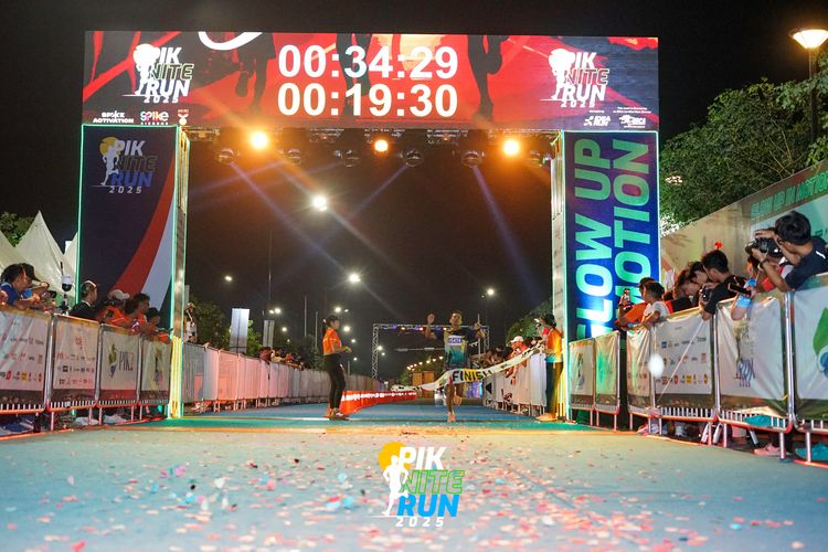 Race photo from PIK NITE RUN 2025