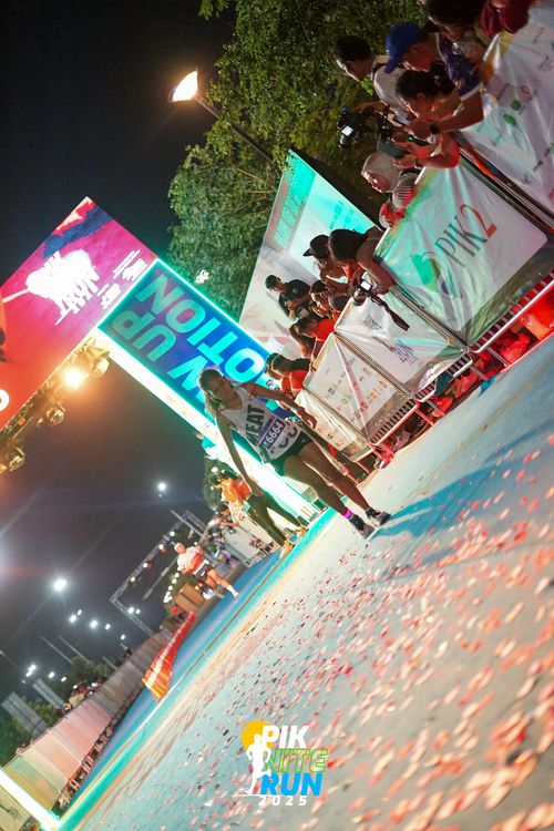 Race photo from PIK NITE RUN 2025