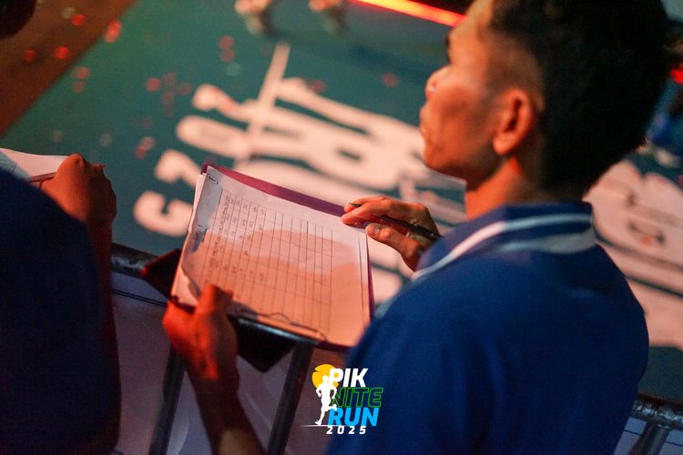 Race photo from PIK NITE RUN 2025