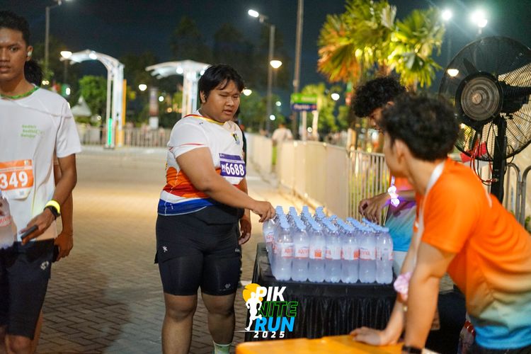 Race photo from PIK NITE RUN 2025
