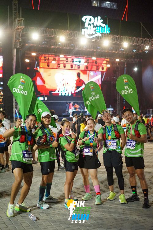 Race photo from PIK NITE RUN 2025