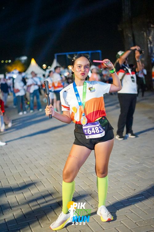 Race photo from PIK NITE RUN 2025