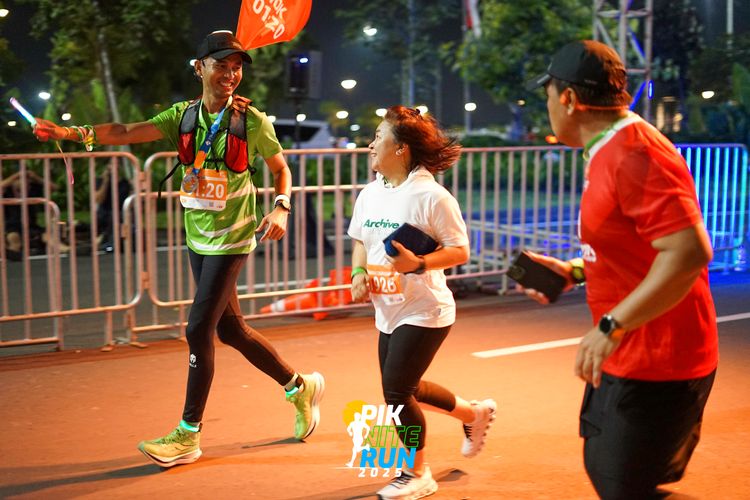 Race photo from PIK NITE RUN 2025
