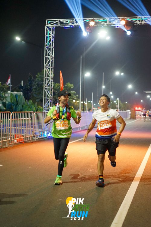 Race photo from PIK NITE RUN 2025