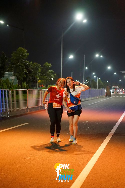 Race photo from PIK NITE RUN 2025
