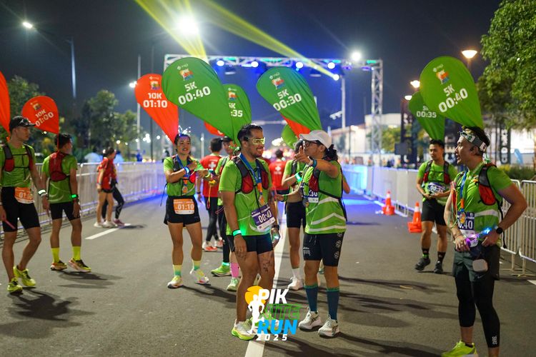 Race photo from PIK NITE RUN 2025