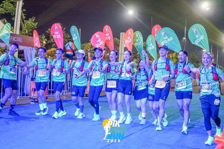 Race photo from PIK NITE RUN 2025