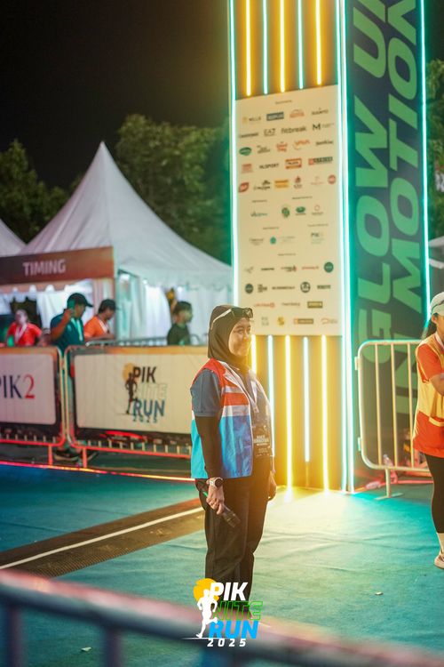 Race photo from PIK NITE RUN 2025