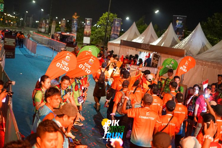 Race photo from PIK NITE RUN 2025