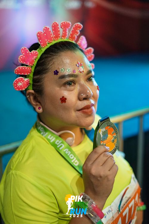 Race photo from PIK NITE RUN 2025