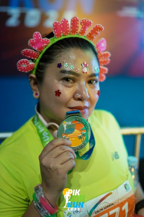 Race photo from PIK NITE RUN 2025