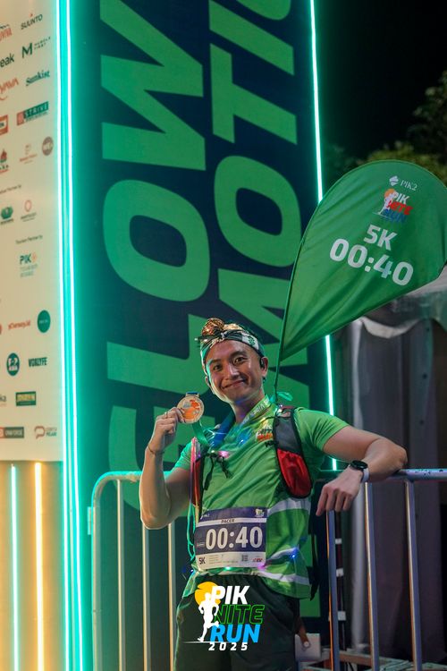 Race photo from PIK NITE RUN 2025