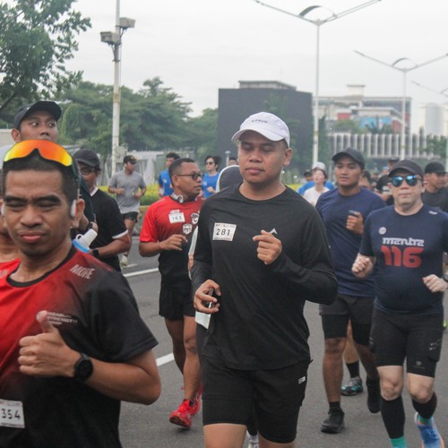 Race photo from FIRST SUNDAY RUN