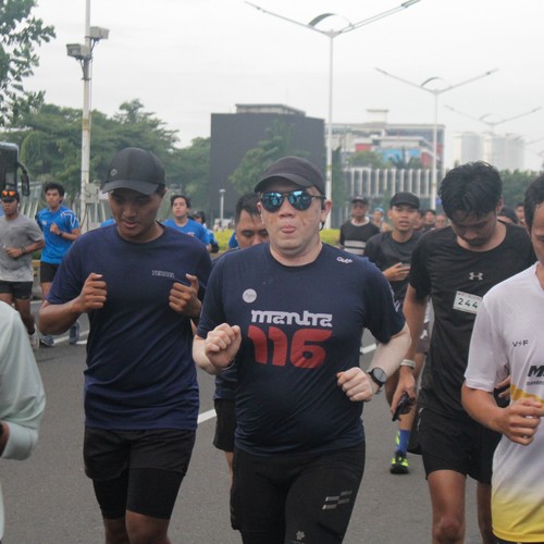 Race photo from FIRST SUNDAY RUN