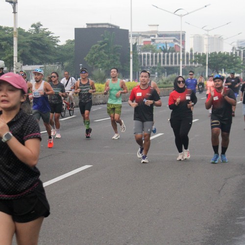 Race photo from FIRST SUNDAY RUN