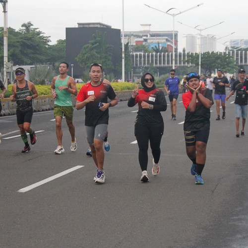 Race photo from FIRST SUNDAY RUN