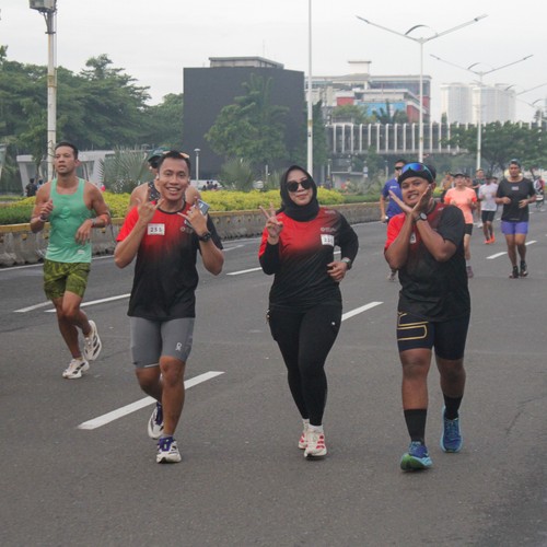 Race photo from FIRST SUNDAY RUN