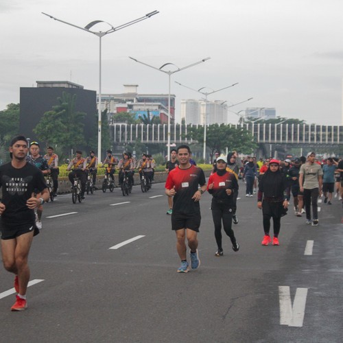 Race photo from FIRST SUNDAY RUN