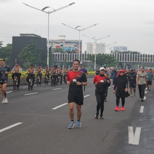 Race photo from FIRST SUNDAY RUN