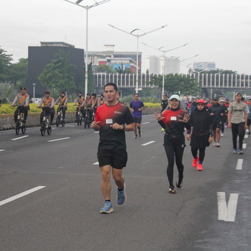 Race photo from FIRST SUNDAY RUN
